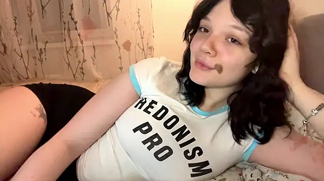 CurlieDoll's Live XXX Chat