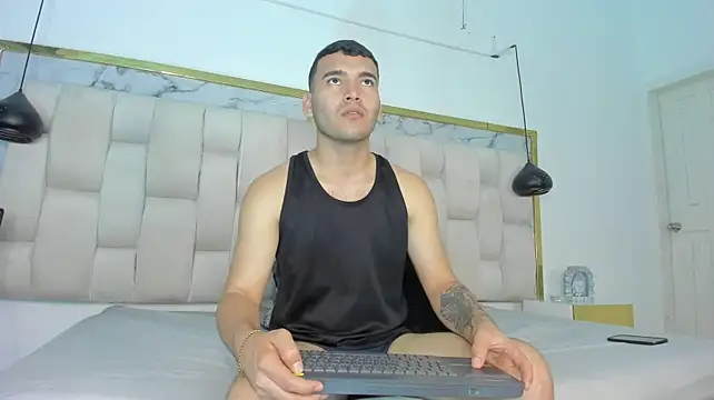 Show modela Austin_harris_ na web-kameri