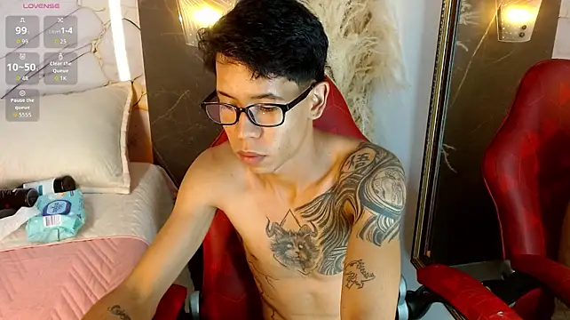 Show modela Andrew_Hardy na web-kameri