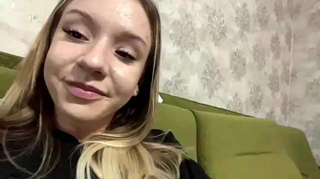 XXX chat uživo modela LeomaCrozat