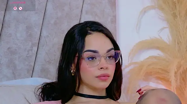 แชท XXX สดของ Maddie_Evanss