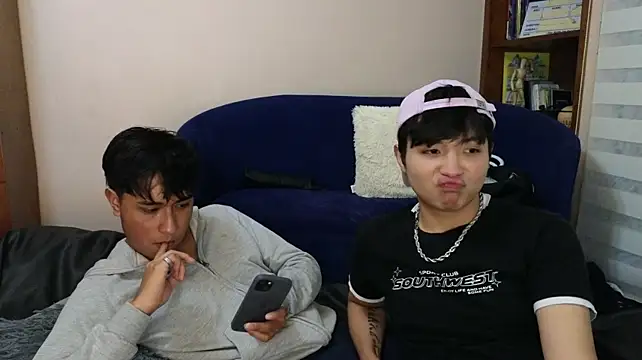 โชว์เว็บแคมของ bratbuddies