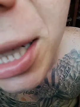 Mikedotow Webcam Show