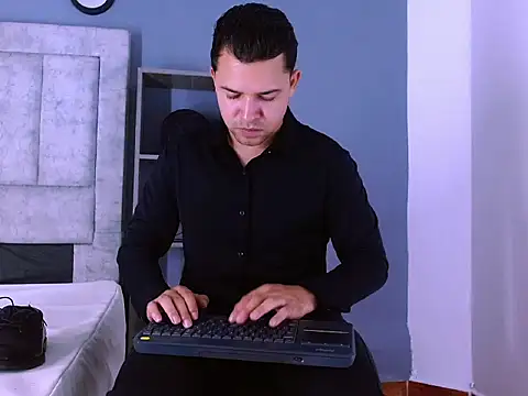 Hey_Noaah Webcam Show