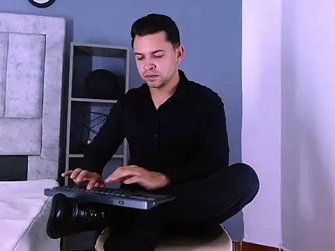 Hey_Noaah webcam show
