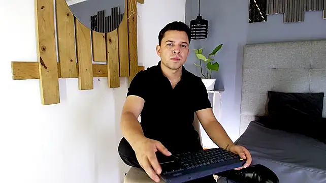 Hey_Noaah webcam show