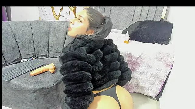caye_tana's Webcam Show