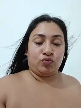 Show de Hot_bella12 na webcam
