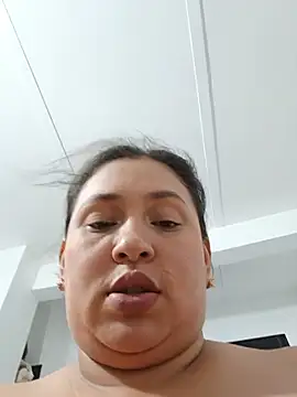Hot_bella12's Live XXX Chat