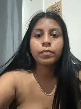 Chat +18 de AstridHot94 ao vivo