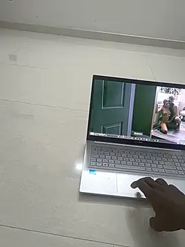 nithisg1223's Webcam Show