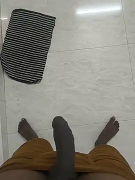 nithisg1223 Show in webcam