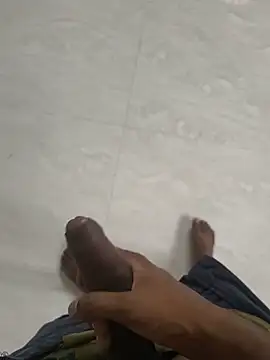 nithisg1223 Show in webcam