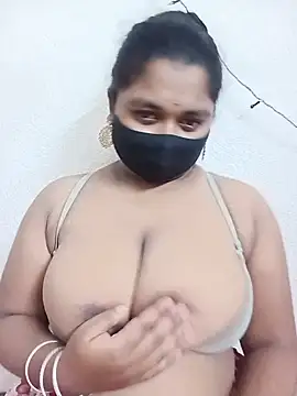 Pooja_Roy_7's Live XXX Chat
