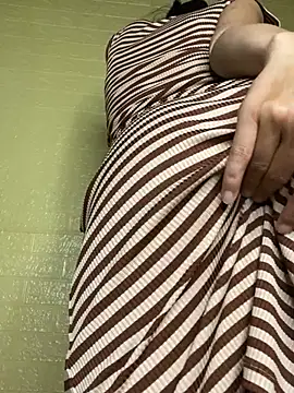 NINA2102 在線直播表演