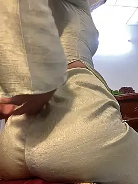 NINA2102 Show in webcam