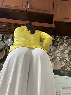 NINA2102's Webcam Show