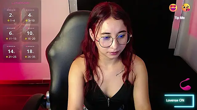 Lyrarose__ – webcam-show