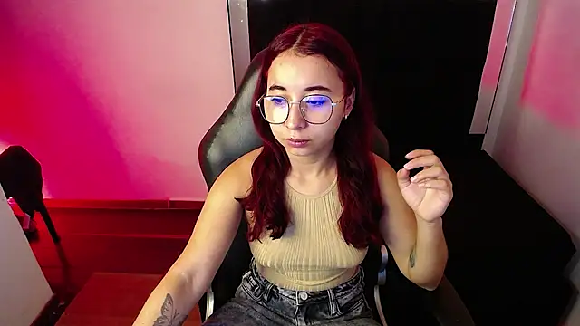 הופעת וובקאם של Lyrarose__