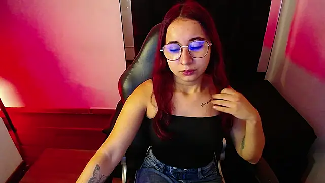 Вебкам-шоу Lyrarose__
