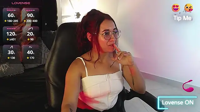 Show modela Lyrarose__ na web-kameri