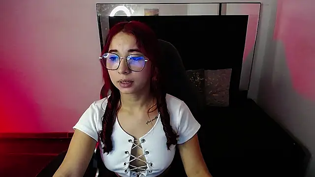 Lyrarose__ Chat XXX in diretta