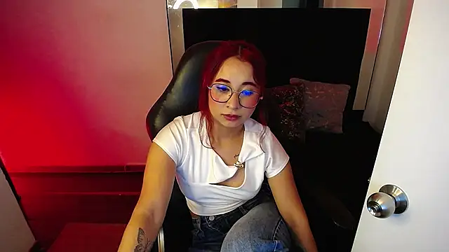 Lyrarose__ Chat XXX in diretta