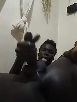 sweetonyango Show in webcam