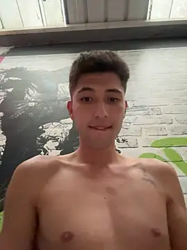 Show modela Valentiino69 na web-kameri