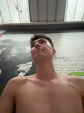Valentiino69 Show Webcam