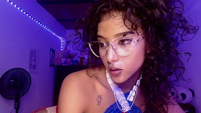 Chat XXX en directo de Thianaa__