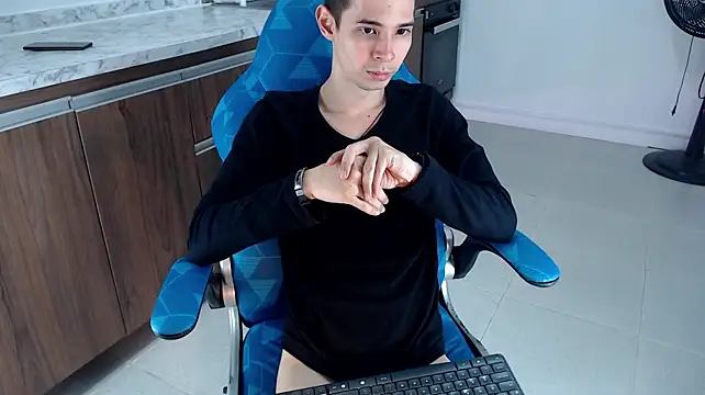 Show modela Brandon_Wolf na web-kameri