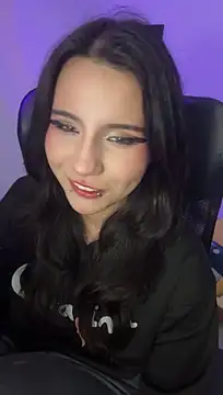 HollyPeachh Adlı Modelin Canlı XXX Sohbeti