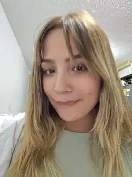 Chat +18 de Tina_tasty ao vivo