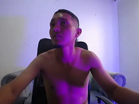 sech_guerrero Show in webcam
