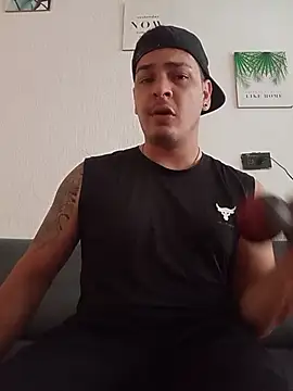 Show modela -TaylorGang- na web-kameri