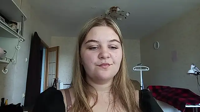 TypicalWoman Webcamshow