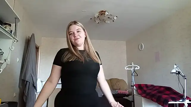 Show modela TypicalWoman na web-kameri