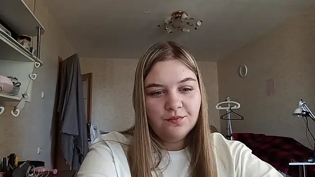 TypicalWoman Webcam-Show