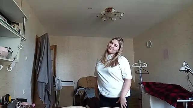 TypicalWoman's Webcam Show