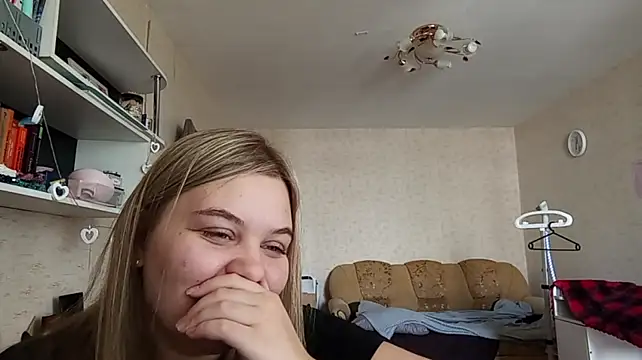 TypicalWoman's Webcam Show
