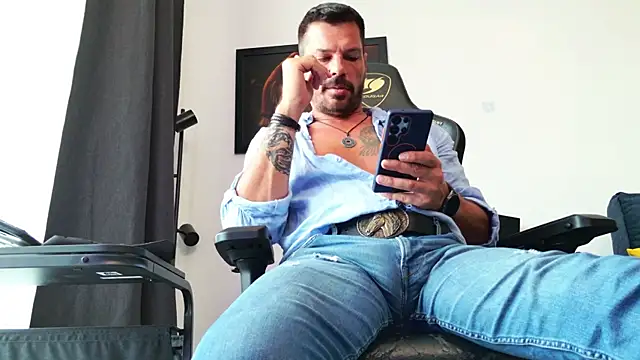 ChrisKox webkamerás műsora