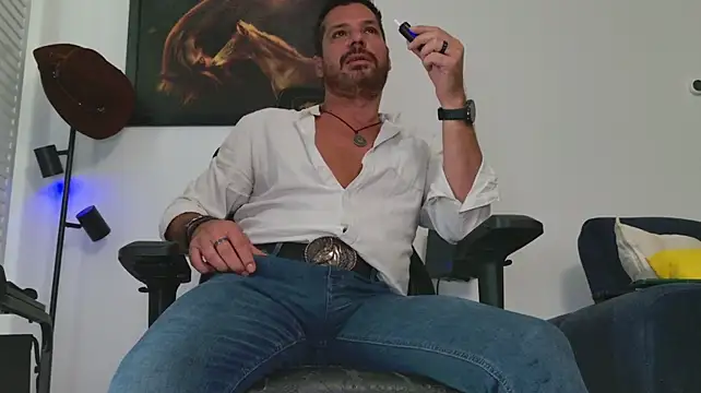 ChrisKox: διαδικτυακό σόου στην κάμερα