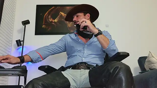 Pertunjukan Kamera Web ChrisKox
