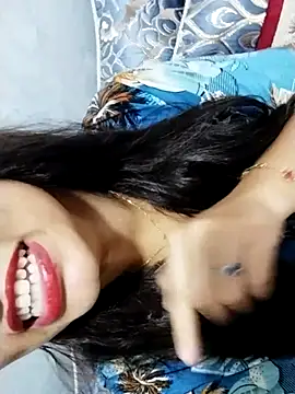 fatineae1 Show Webcam