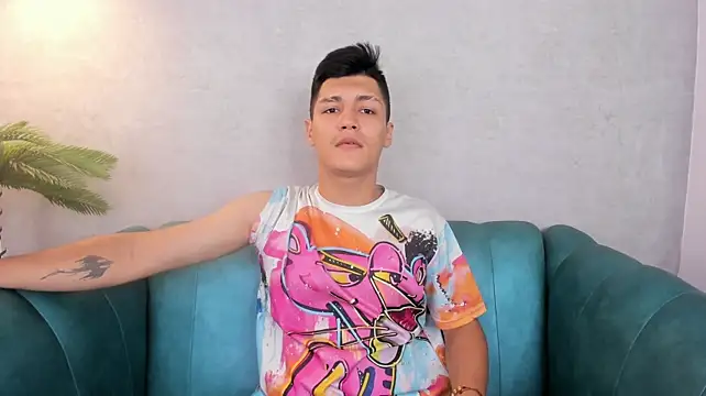 Julian_Fiire webcam show