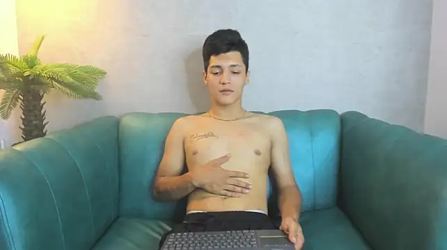 Julian_Fiireのウェブカメラショー