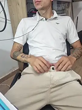 aronmax_ Webcam-Show