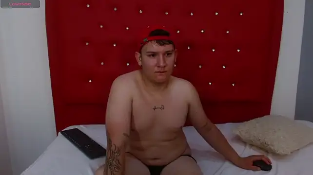 Show modela damian_miller7 na web-kameri