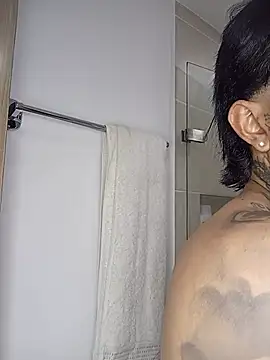 dylan_raynolds Show in webcam